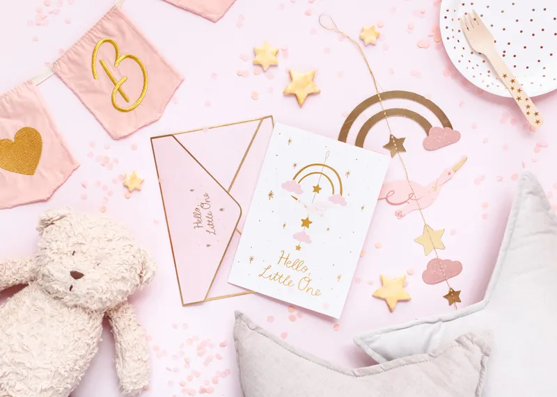 Kartka z zawieszką Bocian, jasny różowy 14x20 cm