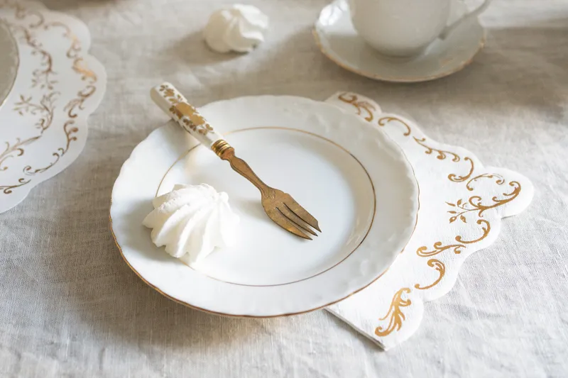 Serwetki Ornament, 33x33 cm, białe (1 op. : 12 szt.)