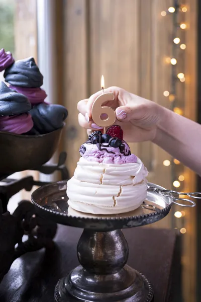 Świeczka urodzinowa Cyferka 6, różowe złoto, 4.5 cm