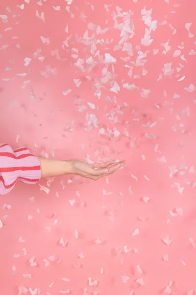 Tuba strzelająca różowymi motylkami 20cm