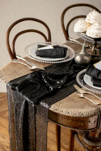 Bieżnik cekinowy czarny 0.3 x 5m