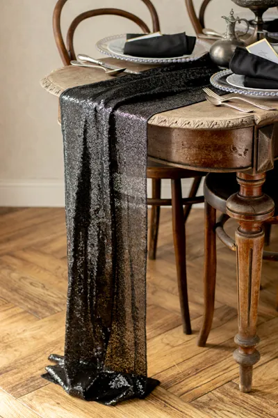 Bieżnik cekinowy, czarny 0.3 x 5 m