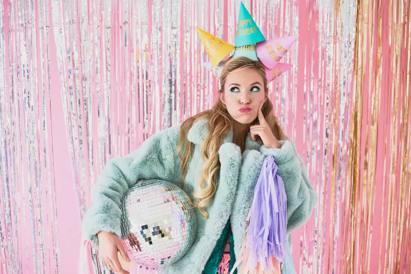 Czapeczki Happy Birthday, mix 16cm