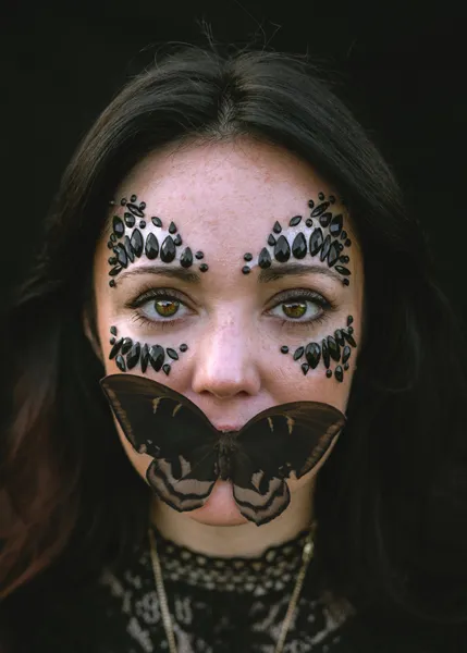 Dekoracja na twarz Kryształki czarne 15x9 cm