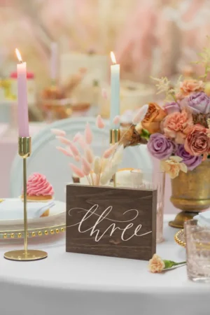 Drewniany numer na stół ''Three'' 2x18x12.5cm