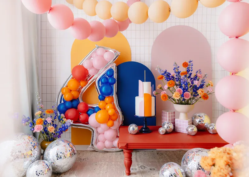 Forma Cyfra ''4'' dla balonów lateksowych 126cm srebrne błyszcząc