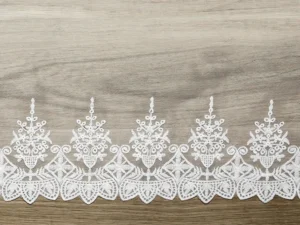 Koronka złamana biel 0.45 x 9 m 1
