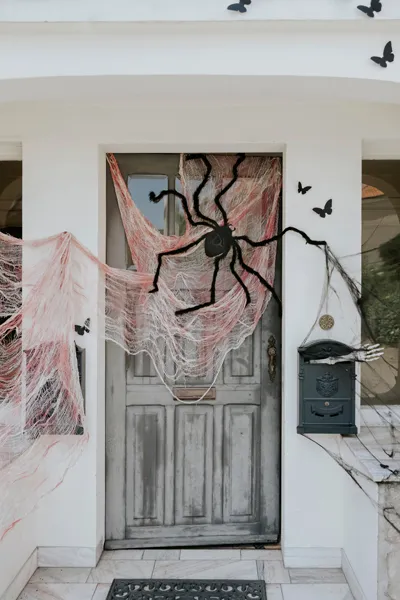 Materiał dekoracyjny z plamami krwi biały, 0.72x9.8m