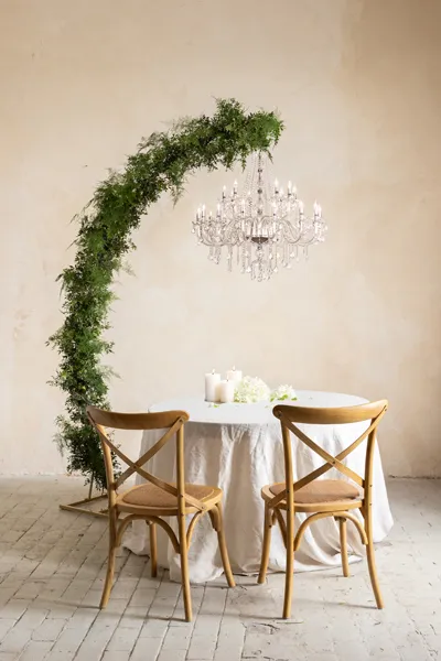 Metalowy stojak na żyrandol złoty 135x230cm