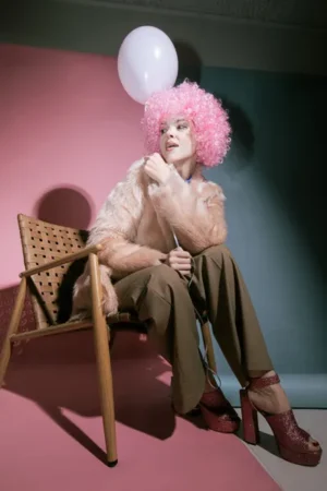 Peruka Afro, jasny róż