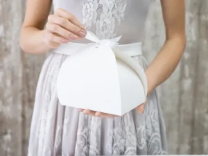 Pudełko na ciasto białe 16.5x14x9.5cm