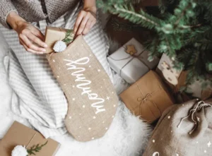 Skarpeta dekoracyjna Mommy biały 23x39.5 cm