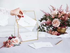 Szklane pudełko na koperty złoty 13x21x21 cm