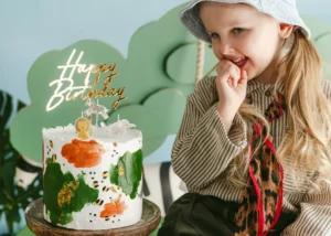 Topper akrylowy na tort Happy Birthday, 18x16.5cm złoty